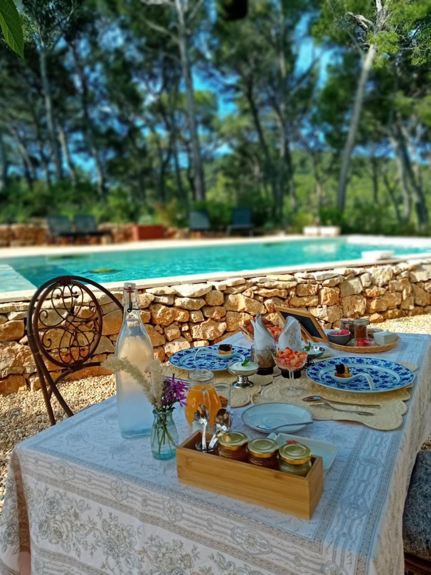 Les Pieds Tanqués - Bed&Breakfast-Spa Saint-Cyr-sur-Mer Exterior foto